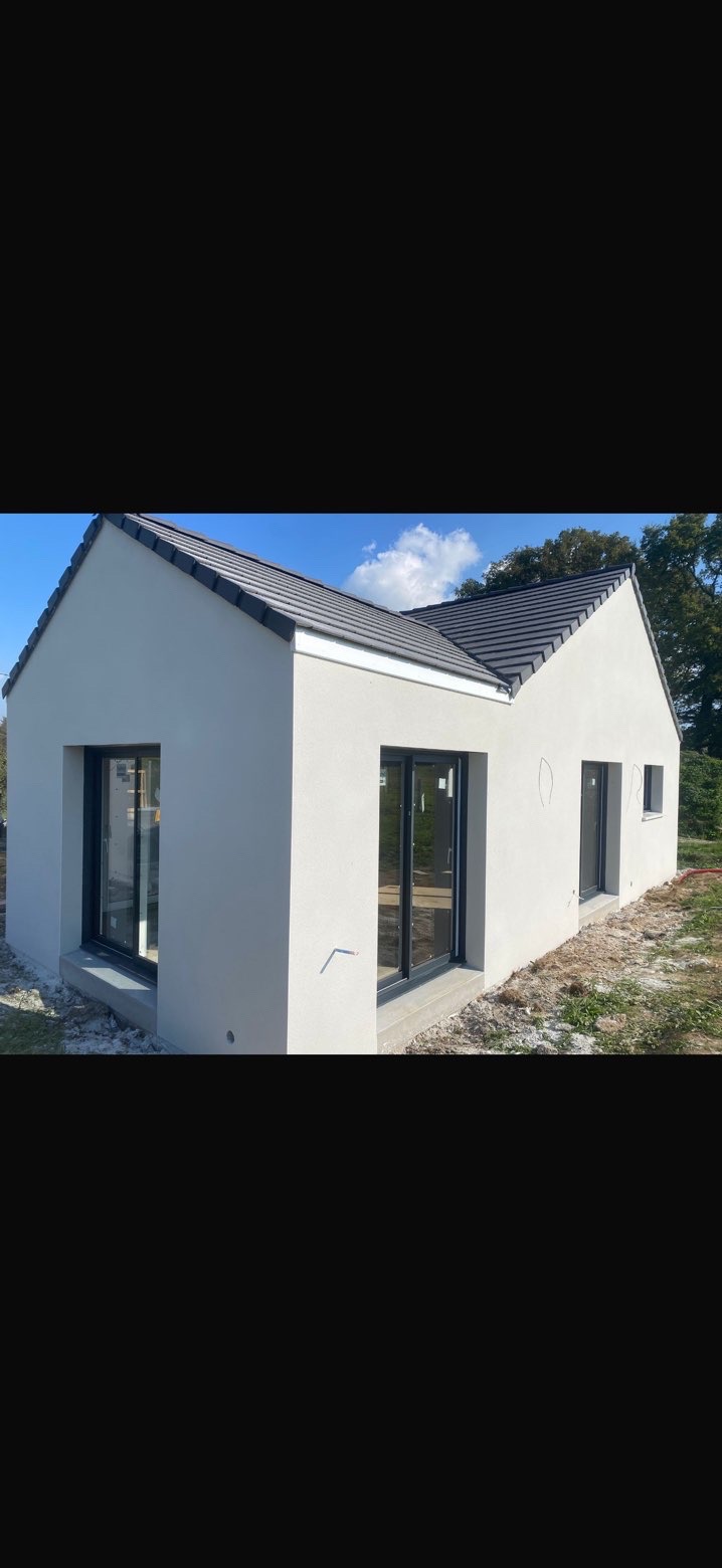 Enduit gratté fin sur façade rénovée en Loire-Atlantique